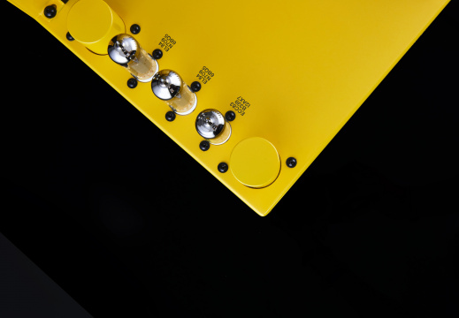 EA 21c Traffic Yellow AP011118