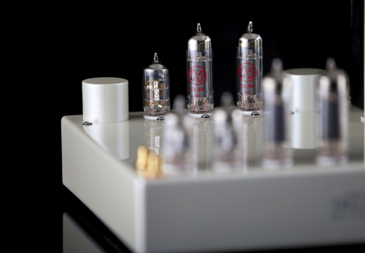 English Acoustics Stereo 21c Porsche Pearl White 04.02.2021 AP017865