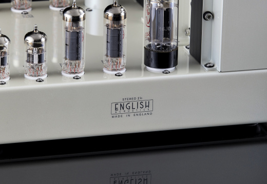 English Acoustics Stereo 21c Porsche Pearl White 04.02.2021 AP017820